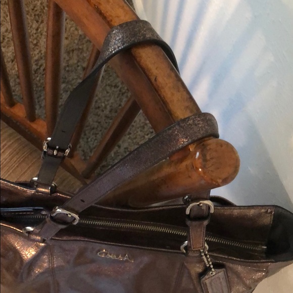 Silver Gallery Tote - Picture 4 of 8